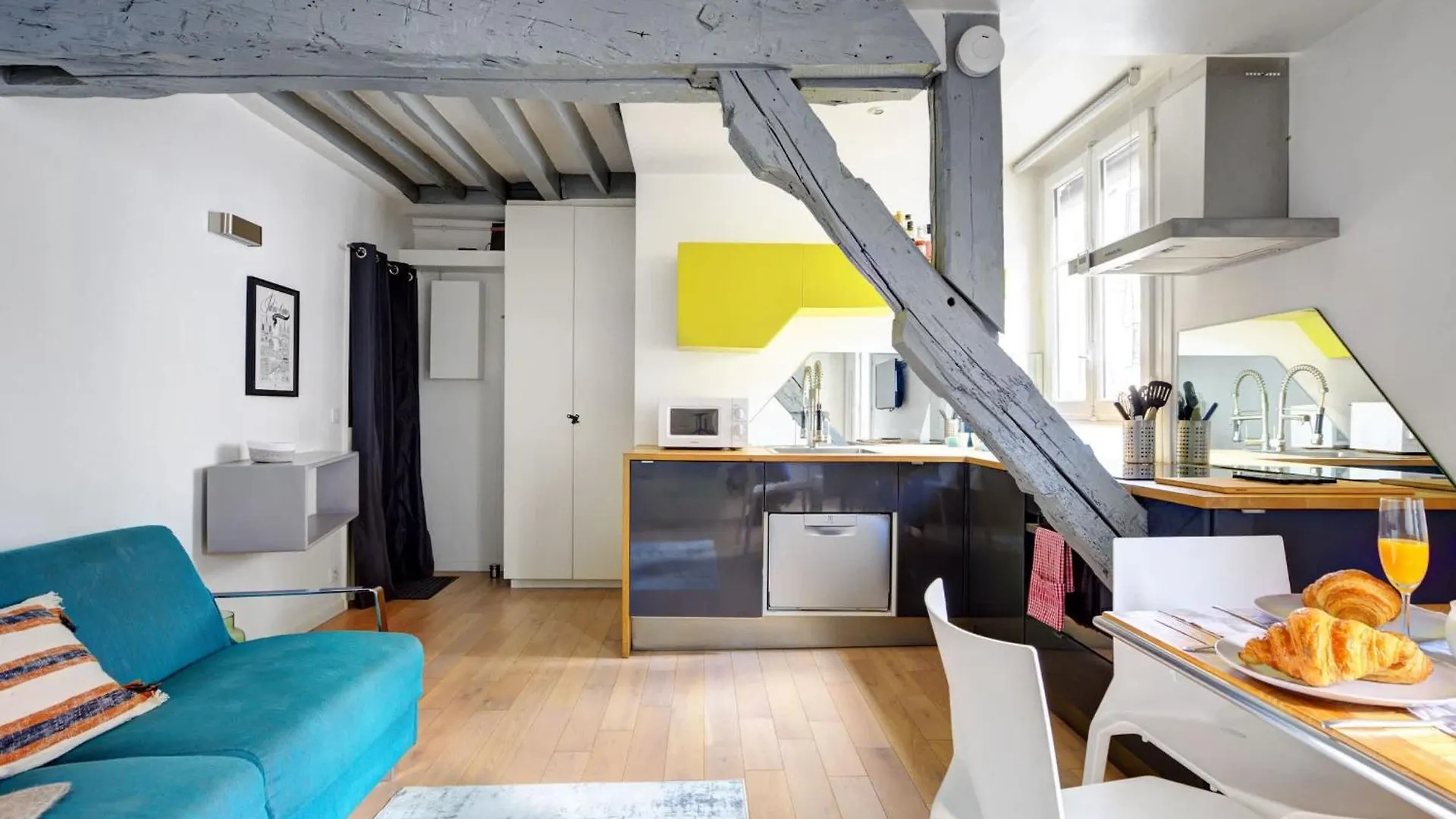 Le Marais & Pompidou - Cityapartmentstay Paris 0*,  France